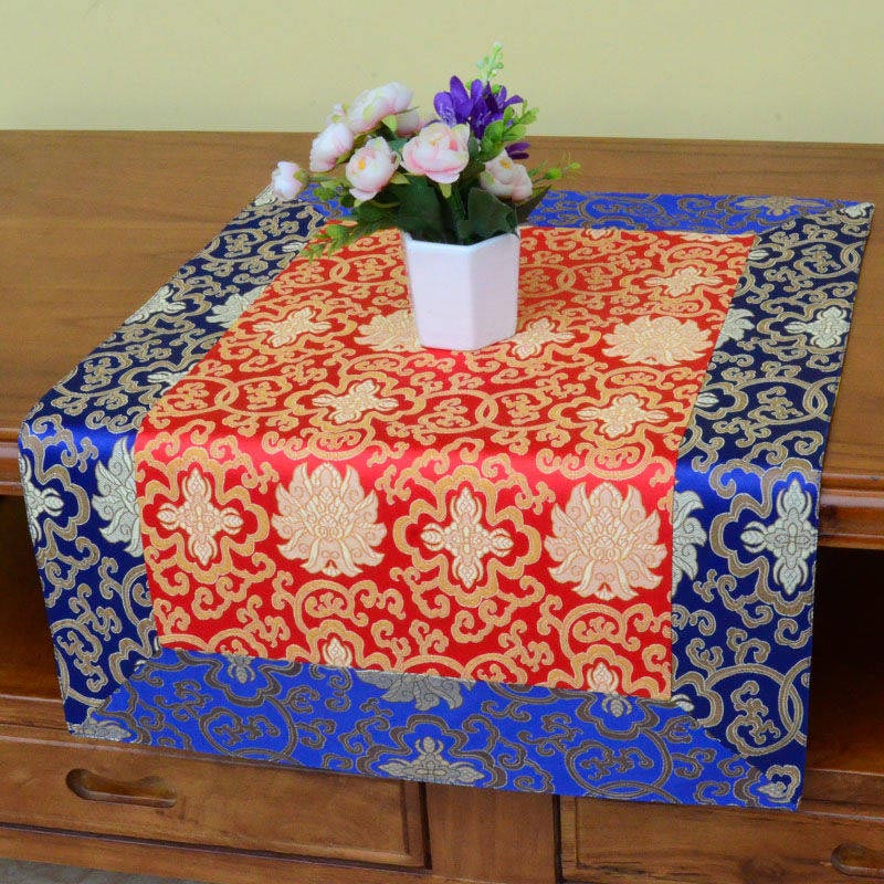 Bieżnik na stół z brokatowym ołtarzem modlitewnym z motywem smoka Vajra i symbolami pomyślności