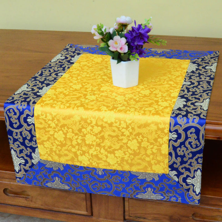 Bieżnik na stół z brokatowym ołtarzem modlitewnym z motywem smoka Vajra i symbolami pomyślności