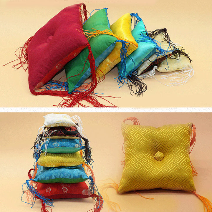 Poduszka z misą śpiewającą z Buddha Stones w stylu tybetańskim z ozdobą w postaci frędzli