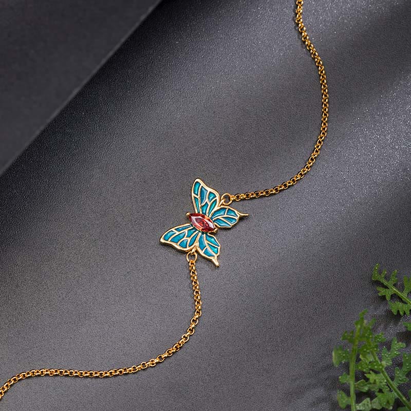 Bransoletka z łańcuszkiem motylkowym i cyrkoniami w kolorze srebra próby 925 z Buddha Stones