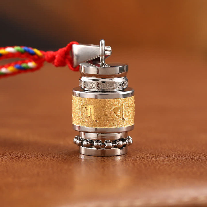 Buddha Stones Tybet Om Mani Padme Hum Shurangama Mantra Tytanowa stal Mądrość Amulet Naszyjnik Wisiorek - 1,2 cm * 1,8 cm - Złoto - Kolorowy sznurek - image 3