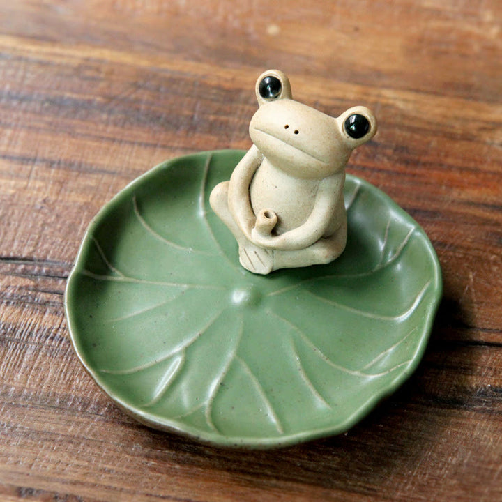 Ręcznie robiona ceramiczna ozdoba w kształcie żaby na kadzidełka
