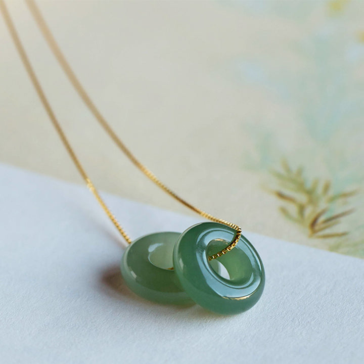 Buddha Stones Naturalne Okrągłe Jadeitowe Klamra Pokoju Szczęście Obfitość Naszyjnik Wisiorek