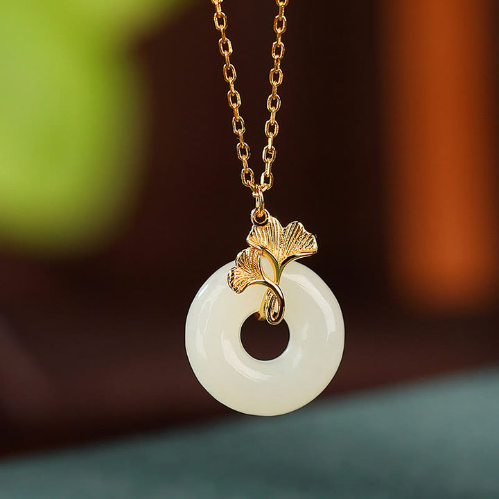 Buddha Stones 925 Srebro Sterling Naturalny Hetian Jade Liść Miłorzębu Klamra Pokoju Naszyjnik Szczęścia Wisiorek