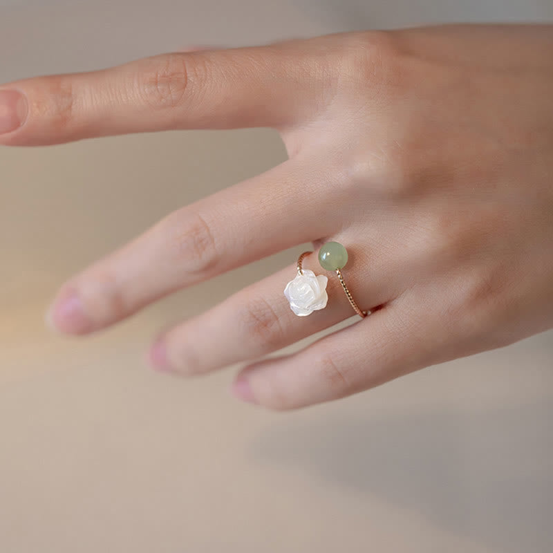 Buddha Stones 14K pozłacane Tridacna Stone Rose Flower Jade Bead Blessing Ring