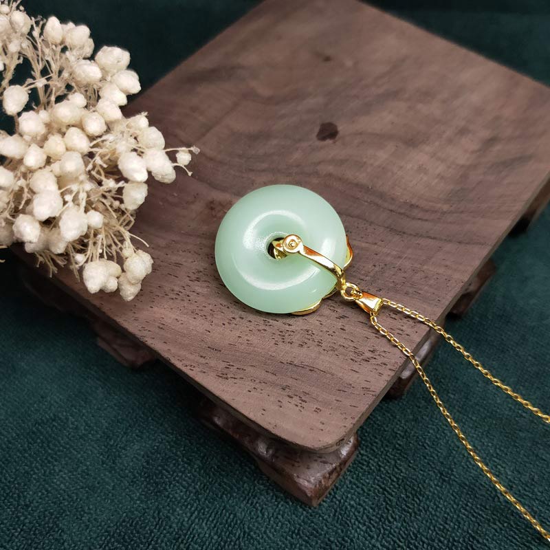 Buddha Stones Okrągły Jade Liść Błogosławieństwo Fortuna Naszyjnik Łańcuszek Wisiorek