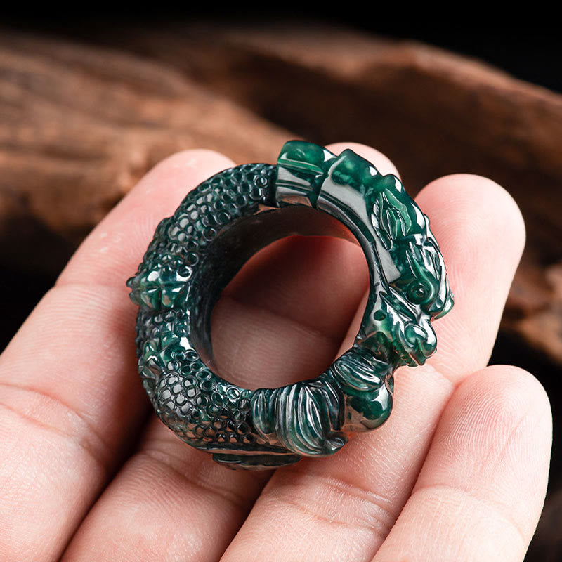 Pierścionek sukcesu z naturalnego cyjanowego jadeitu z rzeźbionym smokiem i Buddha Stones