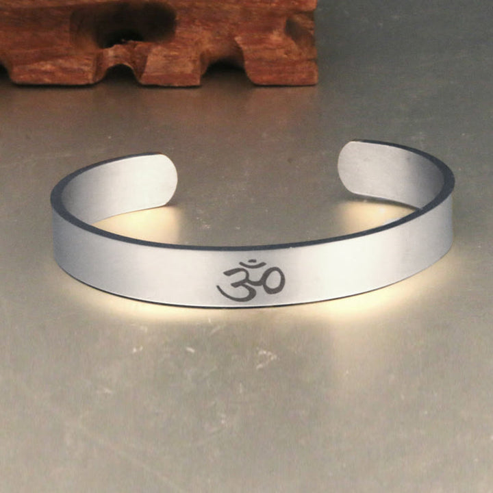 Buddha Stones Tybetański Symbol OM Bransoletka Mankiet Uważności Bransoletka Bangle