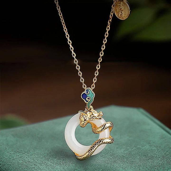 Buddha Stones Rok Smoka 925 Srebro Sterlingowe Hetian Biały Jadeit Klamra Pokoju Pomyślne Chmury Naszyjnik Wisiorek Sukcesu