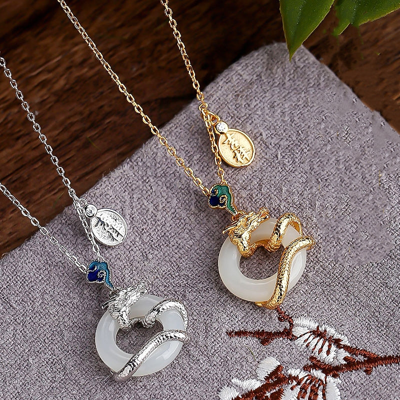 Buddha Stones Rok Smoka 925 Srebro Sterlingowe Hetian Biały Jadeit Klamra Pokoju Pomyślne Chmury Naszyjnik Wisiorek Sukcesu