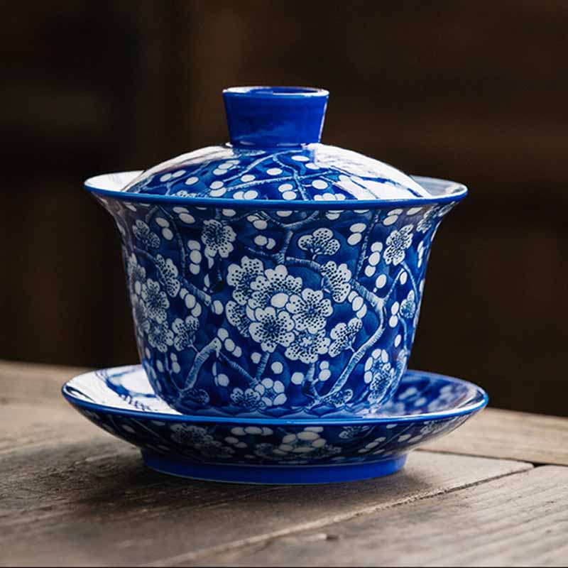 Buddha Stones Kwiat Śliwy Niebieski I Biały Porcelana Ceramiczna Gaiwan Sancai Filiżanka Do Herbaty Kung Fu Filiżanka Do Herbaty I Spodek Z Pokrywką 185 ml