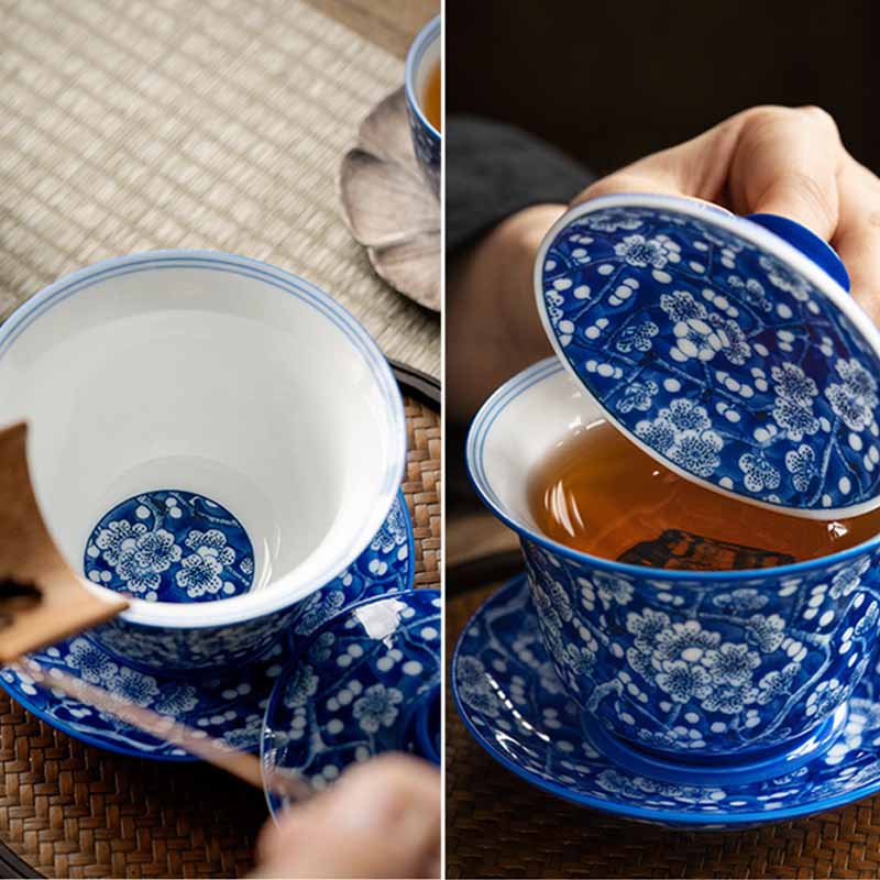 Buddha Stones Kwiat Śliwy Niebieski I Biały Porcelana Ceramiczna Gaiwan Sancai Filiżanka Do Herbaty Kung Fu Filiżanka Do Herbaty I Spodek Z Pokrywką 185 ml
