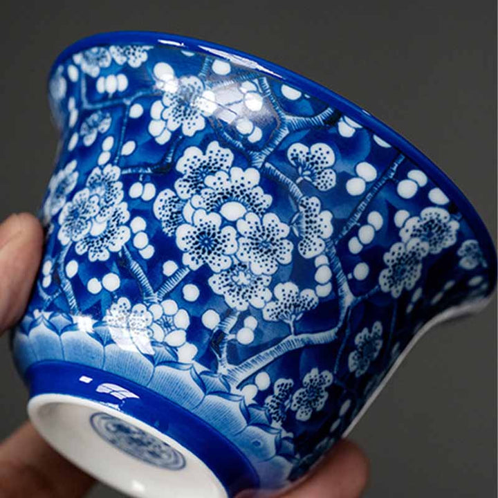 Buddha Stones Kwiat Śliwy Niebieski I Biały Porcelana Ceramiczna Gaiwan Sancai Filiżanka Do Herbaty Kung Fu Filiżanka Do Herbaty I Spodek Z Pokrywką 185 ml