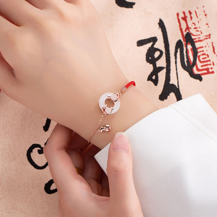 Bransoletka z Buddha Stones White Jade Double Koi Fish Peace Buckle Attract Fortune Luck Charm