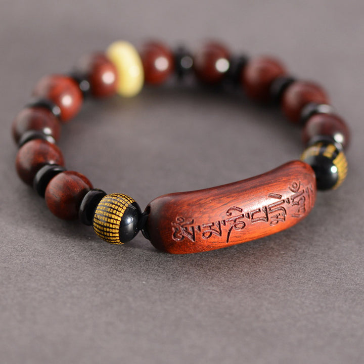 Buddha Stones Małe Liście Czerwonego Drzewa Sandałowego Om Mani Padme Hum Grawerowana Bransoletka Ochronna