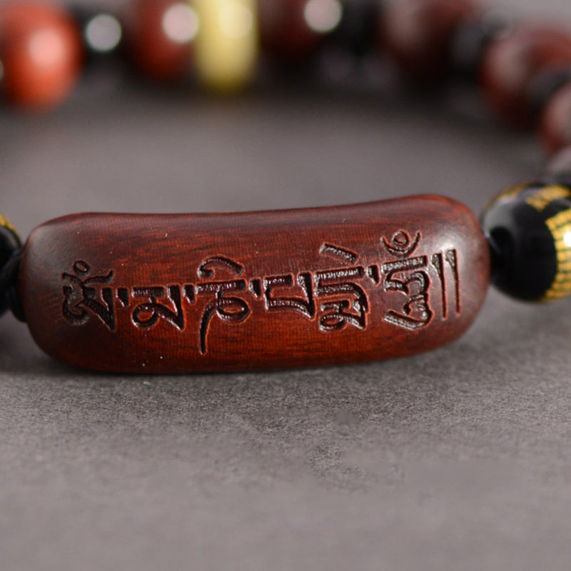 Buddha Stones Małe Liście Czerwonego Drzewa Sandałowego Om Mani Padme Hum Grawerowana Bransoletka Ochronna