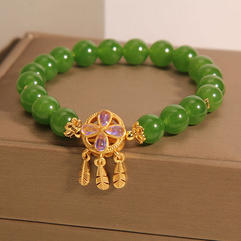 Buddha Stones z zielonego jadeitu, łapacza snów i czterolistnej koniczyny