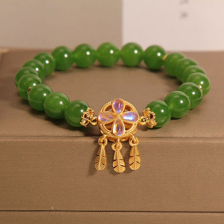 Buddha Stones z zielonego jadeitu, łapacza snów i czterolistnej koniczyny