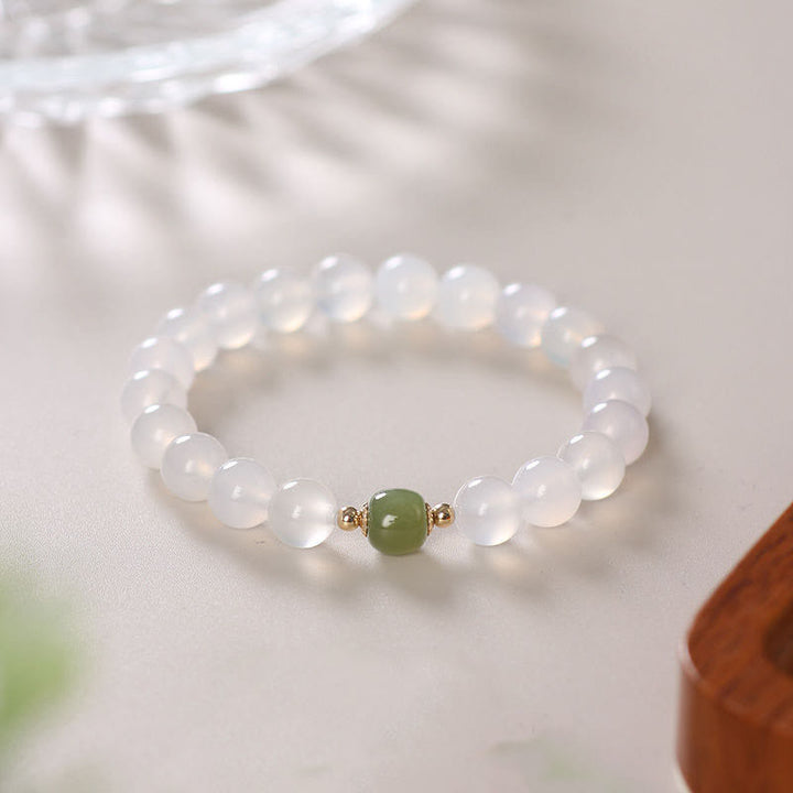 Bransoletka z naturalnego białego agatu i jadeitu z Buddha Stones