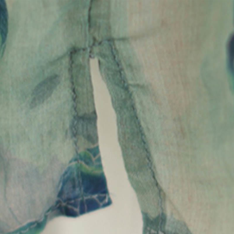 Koszula z lnu ramia z motywem kamieni Buddha Stones PLUS SIZE w kolorze niebieskim z wzorem kwiatów jacarandy i rękawami trzy czwarte - image 13