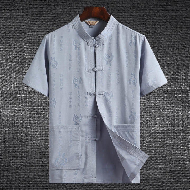 Buddha Stones -Guzik Fu Postać Smok Bambus Liść Chiński Strój Tang Krótki Rękaw Koszula Lniana Z Kieszeniami - Jasnoniebieski - Postać Fu - US/UK/AU46， EU56 (4XL)  - image 2