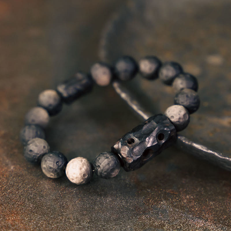 Bransoletka uspokajająca z Buddha Stones w kolorze srebrnym i obsydianem z drewna hebanowego