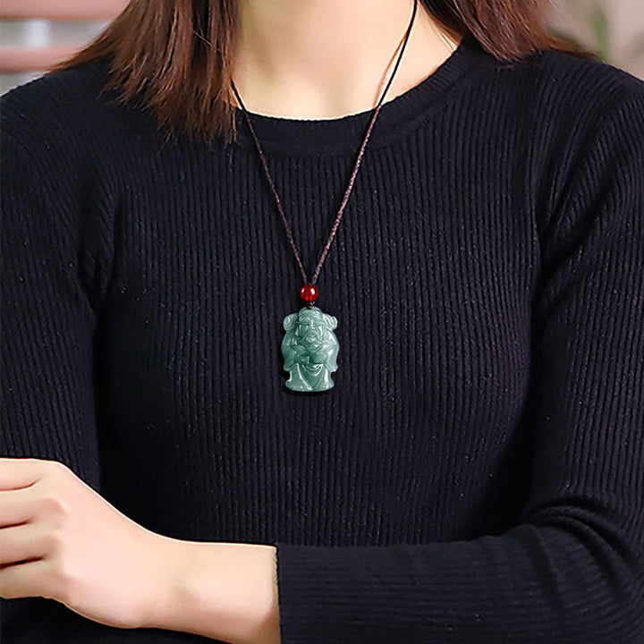 Buddha Stones Naturalny Zielony Jadeit Chiński Bóg Bogactwa Caishen Ingot Naszyjnik Obfitość Wisiorek