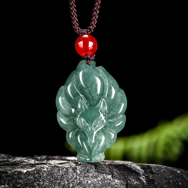 Naszyjnik z Buddha Stones Naturalny Zielony Jadeit Dziewięcioogonowy Lis Szczęście Wisiorek