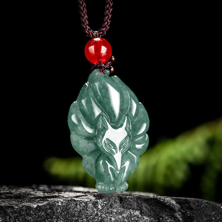 Naszyjnik z Buddha Stones Naturalny Zielony Jadeit Dziewięcioogonowy Lis Szczęście Wisiorek