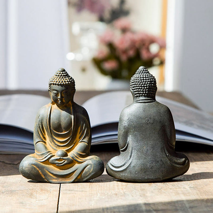 Buddha Stones Tybetański Medytujący Budda Żelazo Proszek Rdza Odlew Żywicy Statua Spokój Dekoracja - image 4