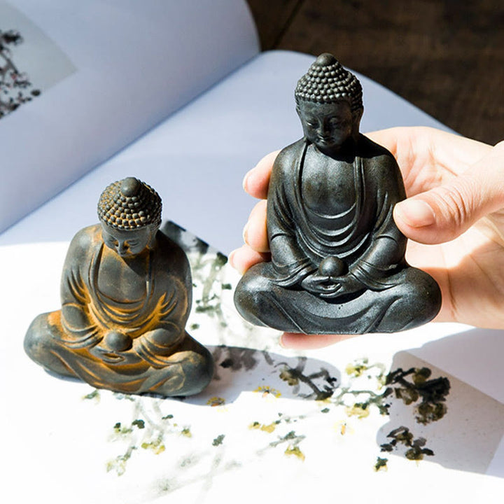 Buddha Stones Tybetański Medytujący Budda Żelazo Proszek Rdza Odlew Żywicy Statua Spokój Dekoracja - image 14