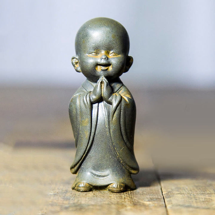 Buddha Stones Mały Medytujący Mnich Żelazo Proszek Rdza Odlew Żywicy Statuetka Dekoracja Biurka - Uśmiechnięty mnich 8*3,5cm - image 14