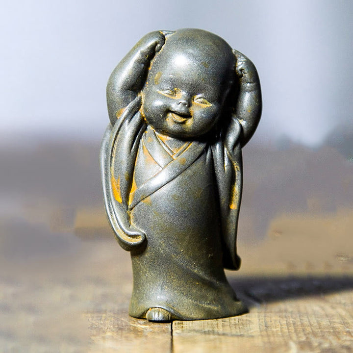 Buddha Stones Mały Medytujący Mnich Żelazo Proszek Rdza Odlew Żywicy Statuetka Dekoracja Biurka - Mnich drapiący się po głowie 8*4,3 cm - image 17