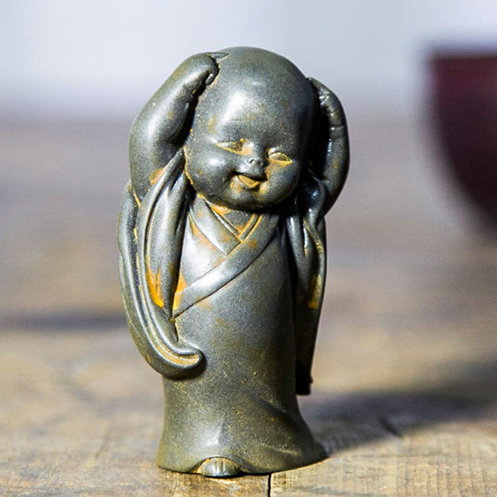 Buddha Stones Mały Medytujący Mnich Żelazo Proszek Rdza Odlew Żywicy Statuetka Dekoracja Biurka - image 18