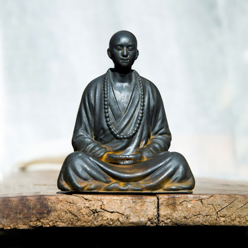 Buddha Stones Medytujący Modlący się Mnich Żelazo Proszek Rdza Odlew Żywicy Statua Dekoracja Domu