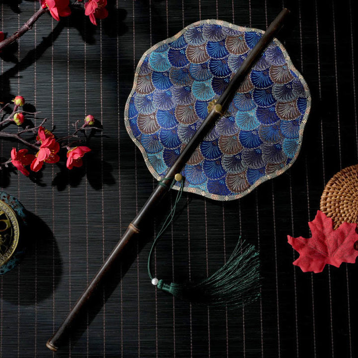 Buddha Stones, ręcznie robione muszle, łuski, liście, wzór epifyllum, długi fioletowy uchwyt bambusowy, przenośny, kręcony wentylator