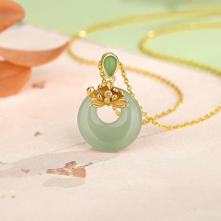 Naszyjnik z Buddha Stones Jade Lotus Abundance String Pendant