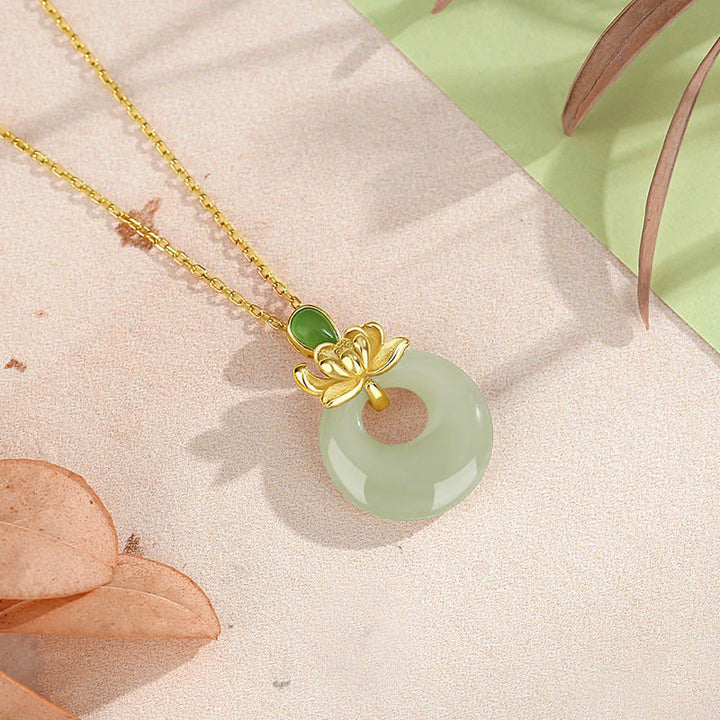 Naszyjnik z Buddha Stones Jade Lotus Abundance String Pendant