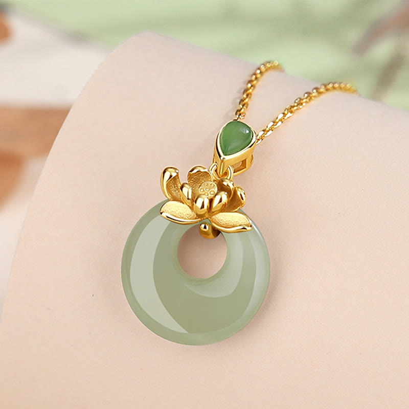 Naszyjnik z Buddha Stones Jade Lotus Abundance String Pendant