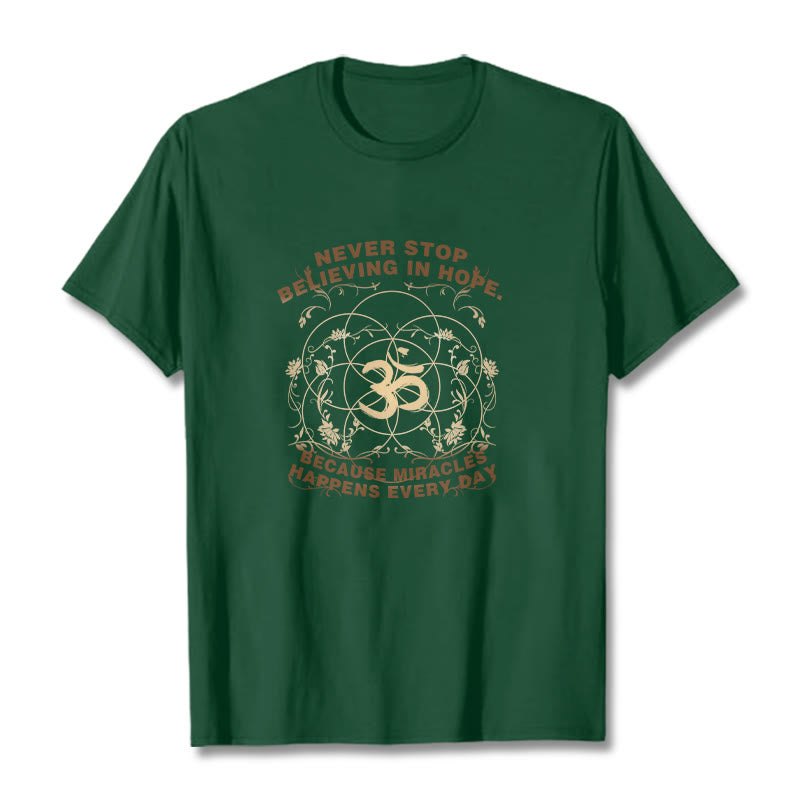 Buddha Stones Nigdy Nie Przestają Wierzyć W Nadzieję Om Lotus Design Bawełniana Koszulka T-shirt - ForestGreen - 2XL - image 11