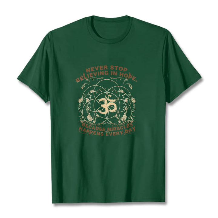 Buddha Stones Nigdy Nie Przestają Wierzyć W Nadzieję Om Lotus Design Bawełniana Koszulka T-shirt - ForestGreen - 2XL - image 11