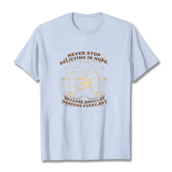 Buddha Stones Nigdy Nie Przestają Wierzyć W Nadzieję Om Lotus Design Bawełniana Koszulka T-shirt - Jasnoniebieski - 2XL - image 19