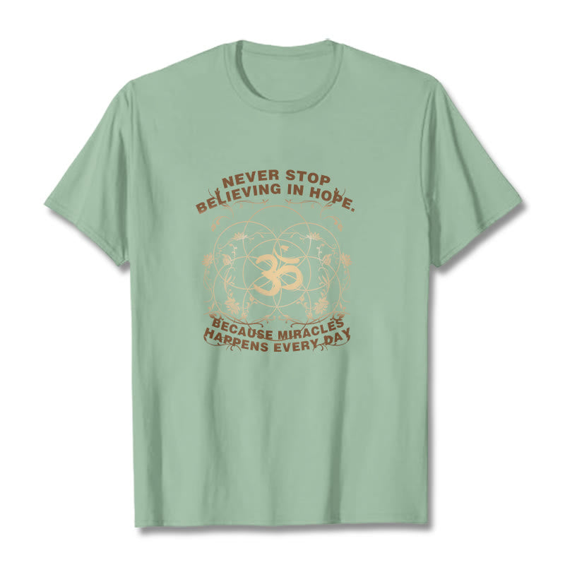 Buddha Stones Nigdy Nie Przestają Wierzyć W Nadzieję Om Lotus Design Bawełniana Koszulka T-shirt - PaleGreen - 2XL - image 15