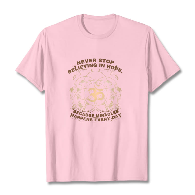 Buddha Stones Nigdy Nie Przestają Wierzyć W Nadzieję Om Lotus Design Bawełniana Koszulka T-shirt - Jasnoróżowy - 2XL - image 13