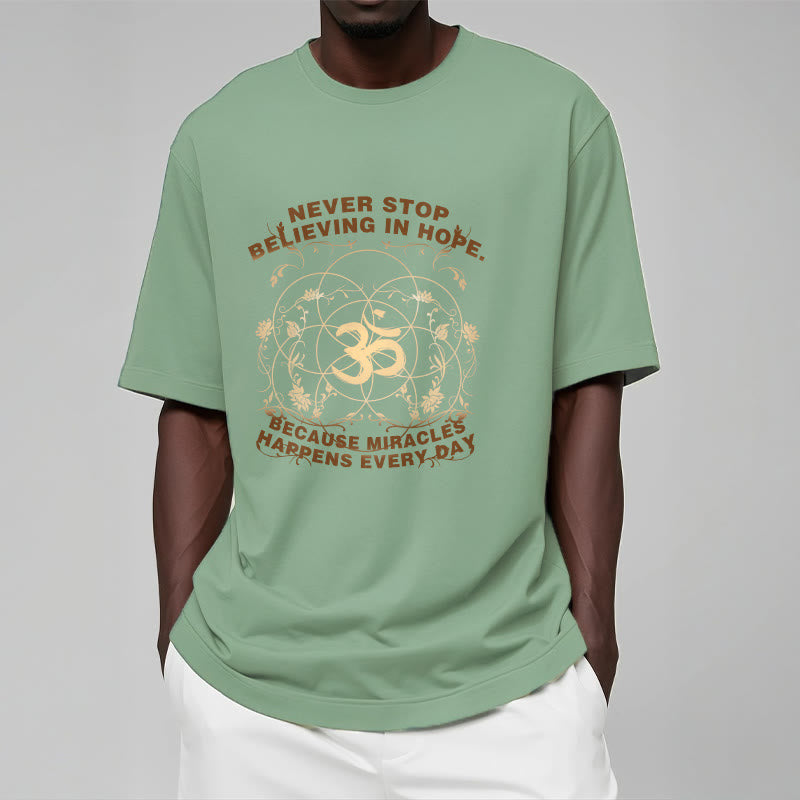 Buddha Stones Nigdy Nie Przestają Wierzyć W Nadzieję Om Lotus Design Bawełniana Koszulka T-shirt - image 16