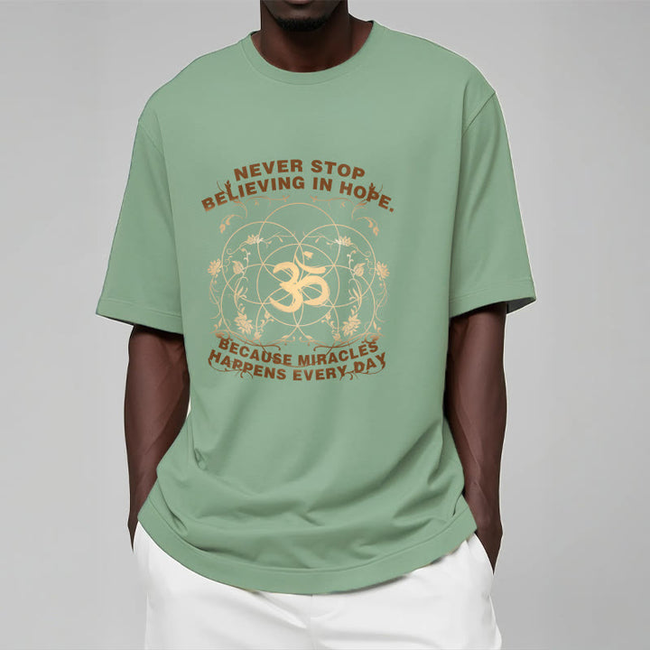 Buddha Stones Nigdy Nie Przestają Wierzyć W Nadzieję Om Lotus Design Bawełniana Koszulka T-shirt - image 16