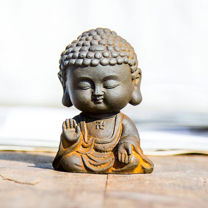 Buddha Stones Mały Medytujący Budda Żelazo Proszek Rdza Odlew Żywicy Statua Dekoracja Domu