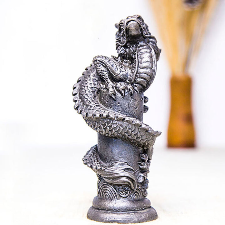 Buddha Stones Ręcznie Latający Smok Wokół Filary Żelazo Proszek Rdza Odlew Żywicy Statua Dekoracja Domu