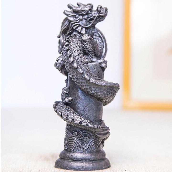 Buddha Stones Ręcznie Latający Smok Wokół Filary Żelazo Proszek Rdza Odlew Żywicy Statua Dekoracja Domu