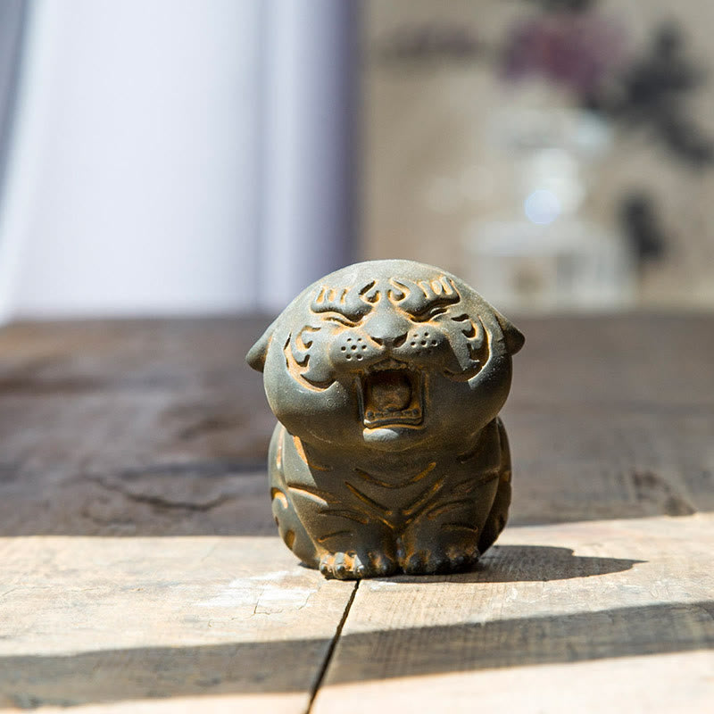 Buddha Stones Mini Uroczy Tygrys Żelazo Proszek Rdza Odlew Żywicy Statua Dekoracja Domu - Wersja rdzawa 6*5,5 cm - image 0
